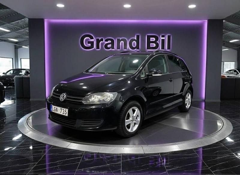 Begagnad VW Golf Plus Cross 105 HK (77 kW) 2012 Svart Minibuss