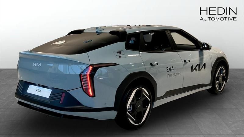 Begagnad Kia EV4 Plus 150 kW (205 HK) 2025 Grön Halvkombi