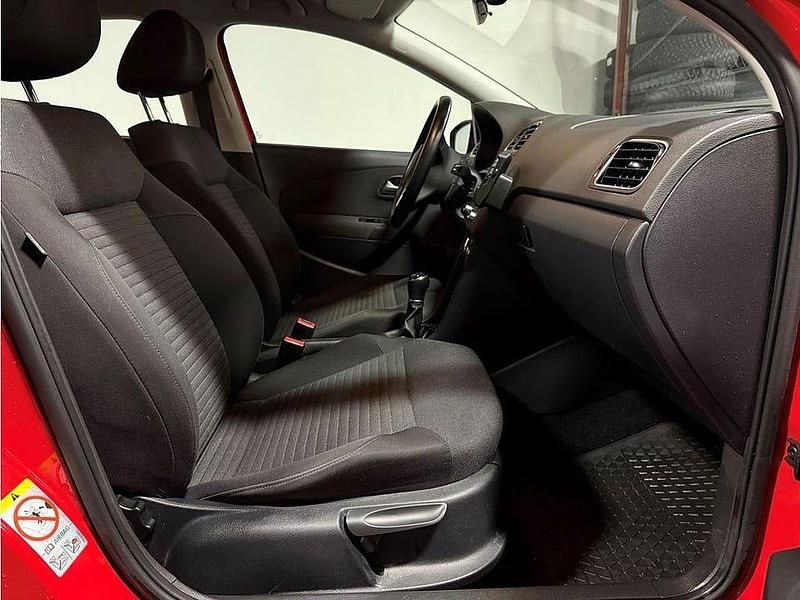 Begagnad VW Polo R-line Edition 90 HK (66 kW) 2014 Röd