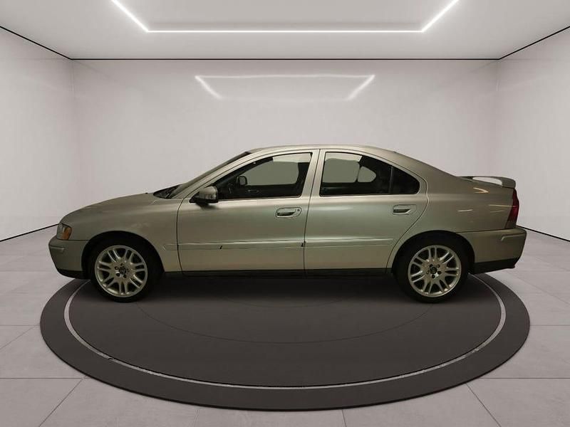 Begagnad Volvo S60 Kinetic 140 HK (102 kW) 2006 Ljusgrå Sedan