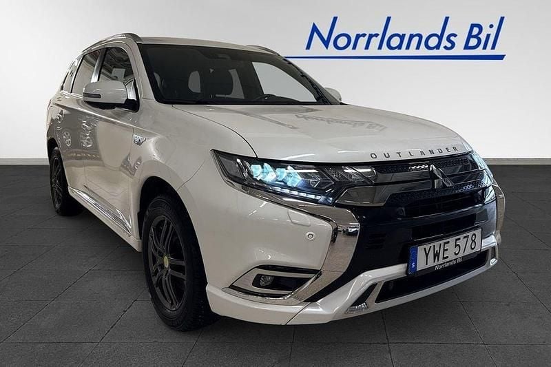 Vit Begagnad 2019 Mitsubishi Outlander P-HEV SUV | 224 900 kr (Marknadspris) - Bild 1/4