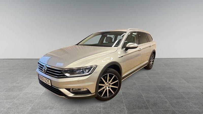Silver Begagnad 2018 VW Passat Alltrack GTS Kombi | 219 000 kr (Bra pris) - Bild 1/4
