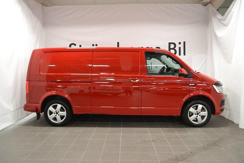 Begagnad VW Transporter 2018 Röd Van