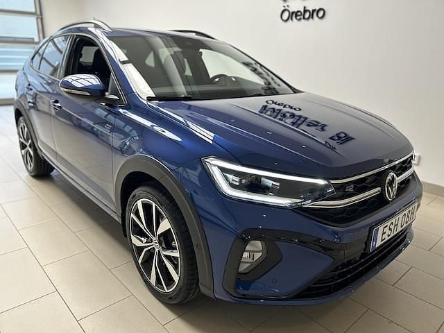 Svart Ny 2025 VW Taigo R-line SUV | 314 900 kr (Marknadspris) - Bild 1/4