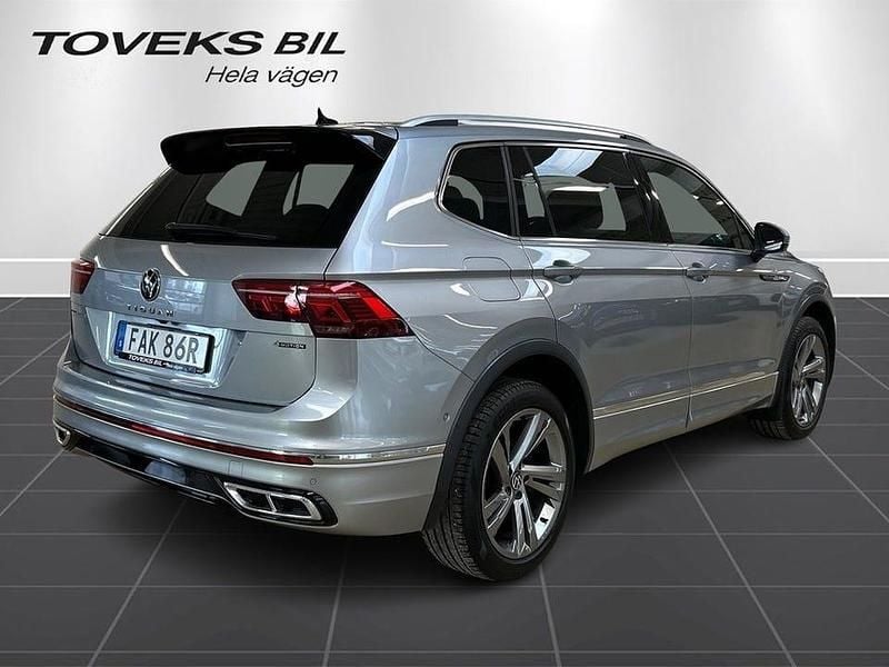 Begagnad VW Tiguan Allspace R-line 190 HK (139 kW) 2022 Silver SUV
