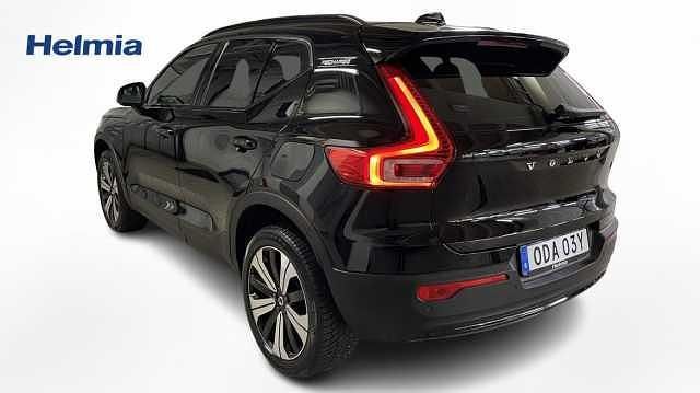 Begagnad Volvo XC40 Core 185 kW (252 HK) 2022 Svart SUV