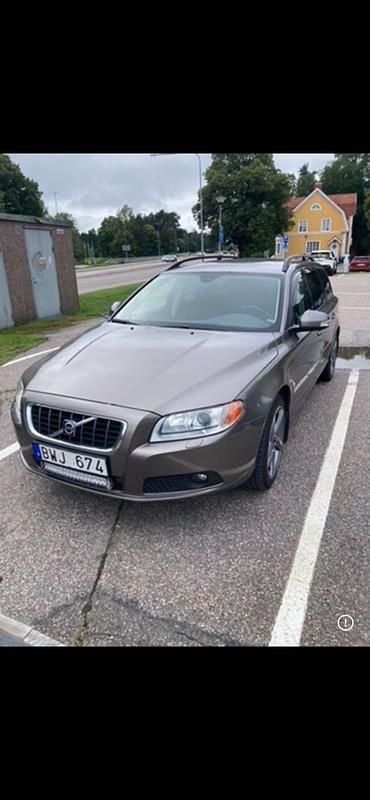 Begagnad 2008 Volvo V70 Kombi | 30 000 kr (Marknadspris) - Bild 1/1