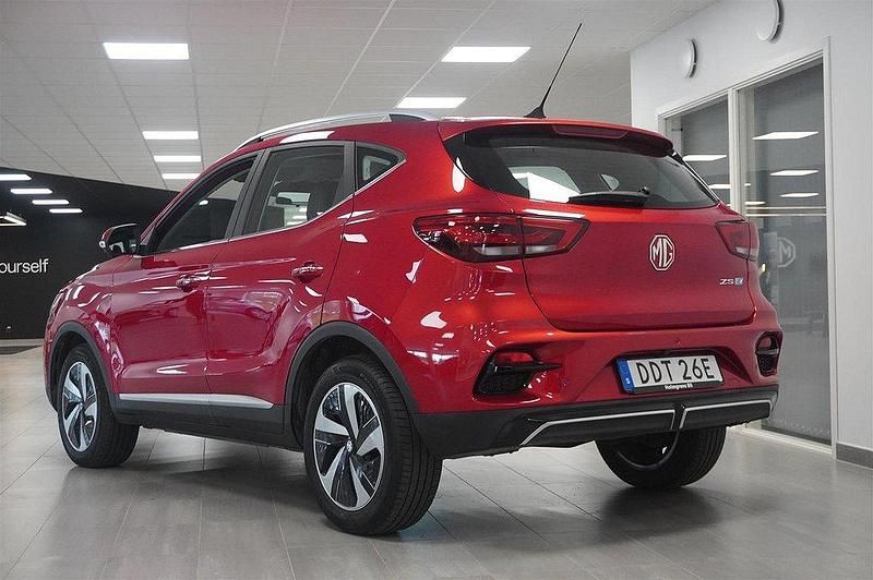 Begagnad MG ZS Luxury 130 kW (177 HK) 2021 Okänd Sedan