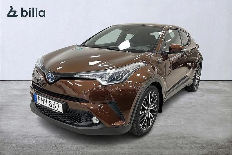 Brun Begagnad 2017 Toyota C-HR Executive SUV | 198 500 kr (Marknadspris) - Bild 1/3