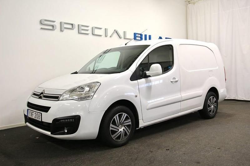 Vit Begagnad 2017 Citroën Berlingo Propack Edition Minibuss | 99 000 kr (Lite dyr) - Bild 1/4