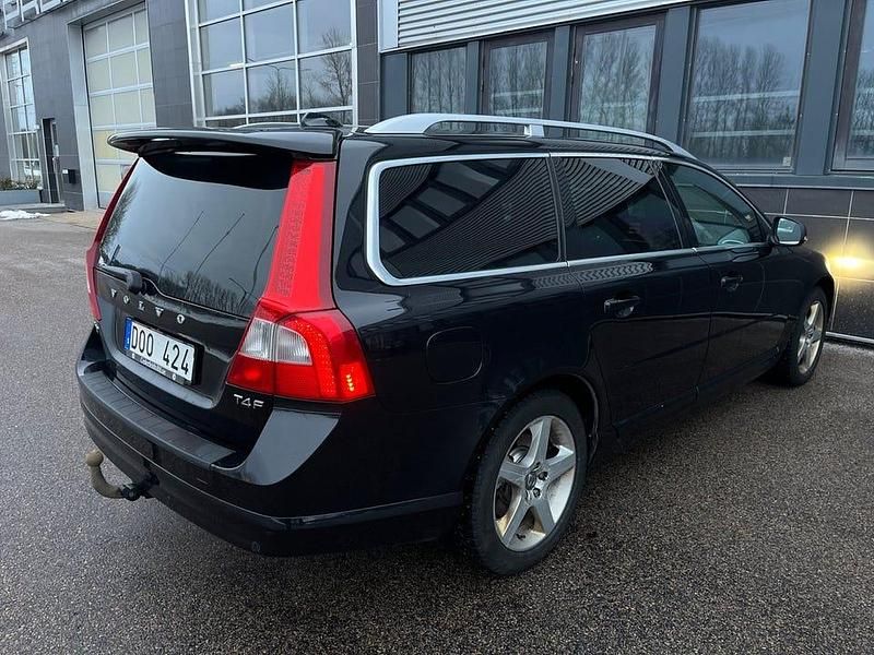 Begagnad Volvo V70 Summum 180 HK (132 kW) 2013 Svart Kombi