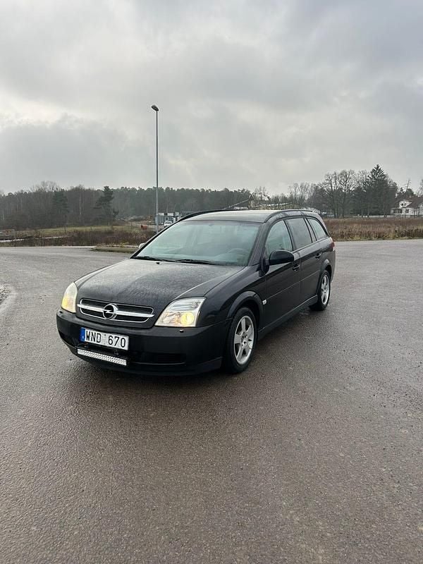 Begagnad 2005 Opel Vectra | 20 000 kr - Bild 1/4