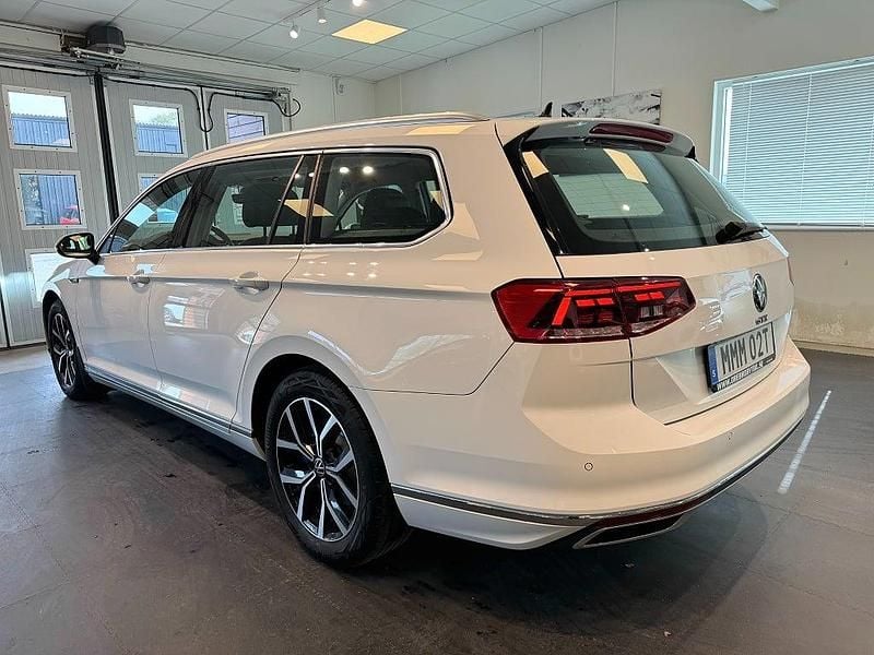Begagnad VW Passat GTE 218 HK (160 kW) 2021 Vit Kombi