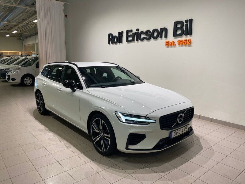 Vit Begagnad 2022 Volvo V60 R-Design Kombi | 379 500 kr (Marknadspris) - Bild 1/4