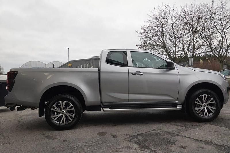 Begagnad Isuzu D-Max 163 HK (119 kW) 2024 Grå Pickup