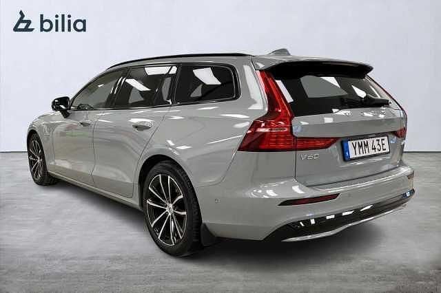 Begagnad Volvo V60 Plus 349 HK (256 kW) 2025 Grå Kombi
