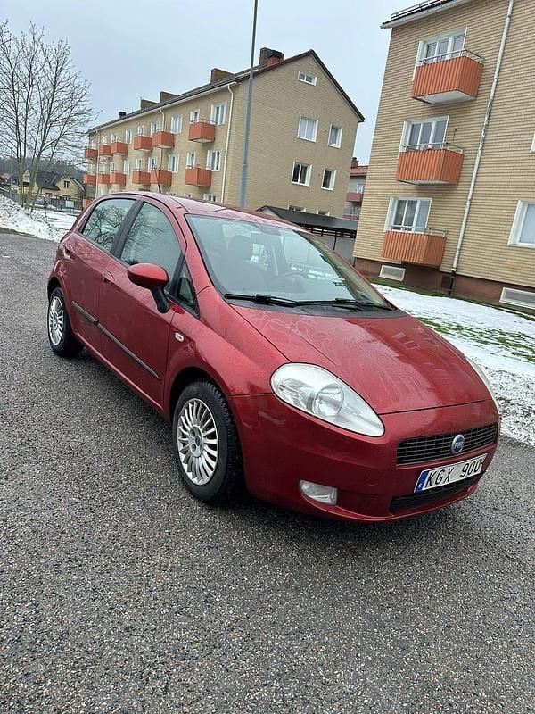 Begagnad 2007 Fiat Grande Punto Halvkombi | 20 000 kr - Bild 1/4
