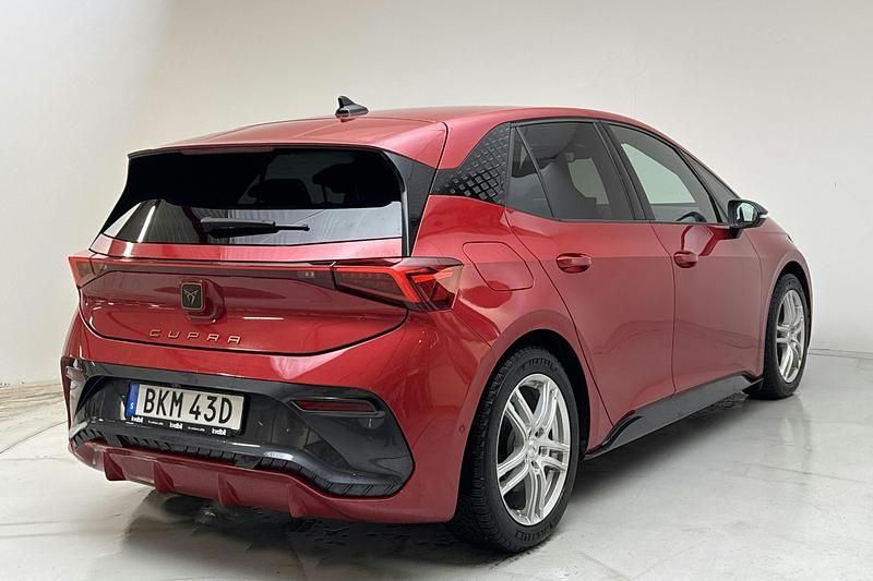 Begagnad Cupra Born 150 kW (204 HK) 2022 Röd Halvkombi