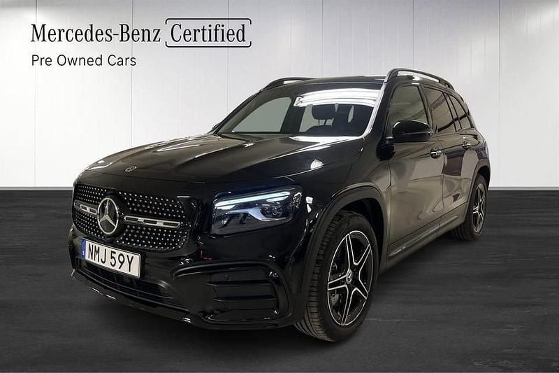 Svart Begagnad 2024 Mercedes GLB220 AMG SUV | 549 900 kr (Marknadspris) - Bild 1/4