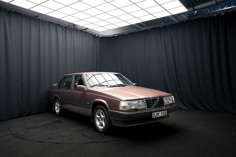 Begagnad Volvo 940 165 HK (121 kW) 1998 Ljusbrun Sedan