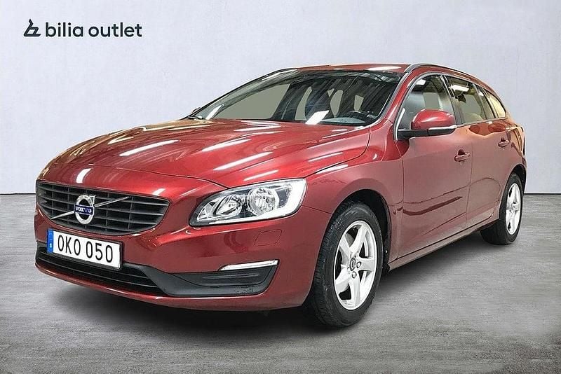 Röd Begagnad 2016 Volvo V60 Business Edition Kombi | 199 900 kr (Marknadspris) - Bild 1/3