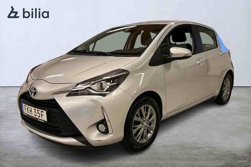 Silver Begagnad 2019 Toyota Yaris Halvkombi | 139 000 kr (Marknadspris) - Bild 1/1