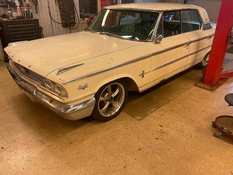 Begagnad Ford Galaxie XL 300 HK (220 kW) 1963 Vit Sedan