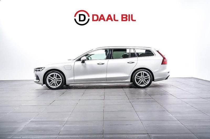 Begagnad Volvo V60 Inscription 253 HK (186 kW) 2021 Vit Kombi