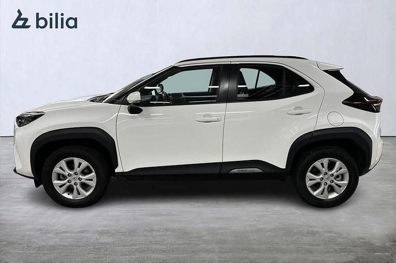 Begagnad Toyota Yaris Hybrid Active 117 HK (86 kW) 2023 Vit