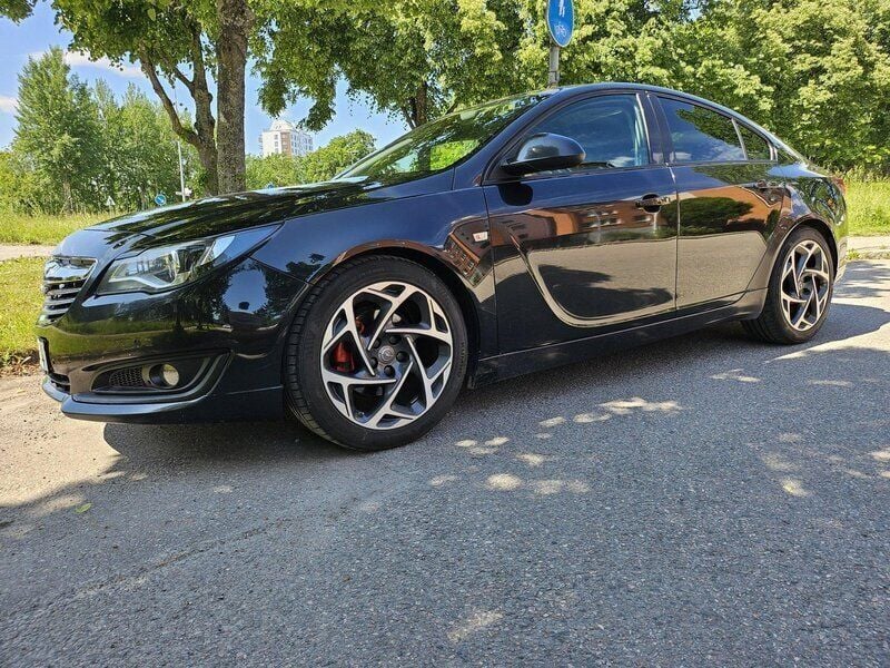 Svart Begagnad 2014 Opel Insignia Business Halvkombi | 90 000 kr (Bra pris) - Bild 1/4