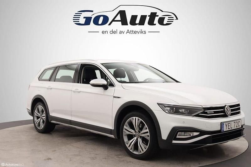 Vit Begagnad 2021 VW Passat Alltrack Executive Kombi | 259 500 kr (Bra pris) - Bild 1/4