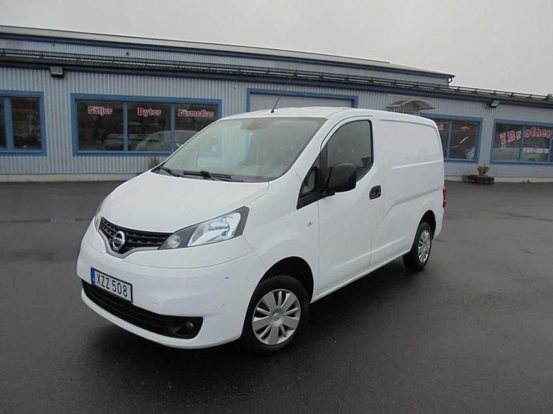 Vit Begagnad 2018 Nissan NV200 Minibuss | 90 000 kr (Marknadspris) - Bild 1/4