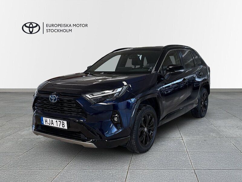 Blå Begagnad 2022 Toyota RAV4 Hybrid Style SUV | 414 900 kr (Marknadspris) - Bild 1/3