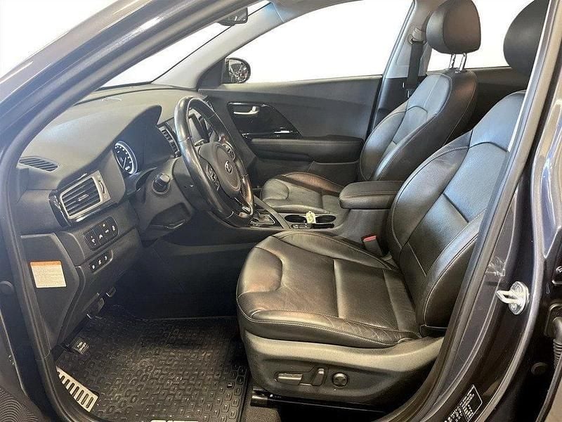 Begagnad Kia Niro Advance 141 HK (103 kW) 2018 Grå SUV