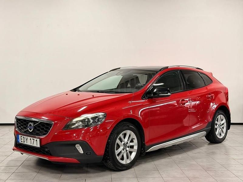 Begagnad Volvo V40 CC Summum 254 HK (186 kW) 2014 Röd Kombi