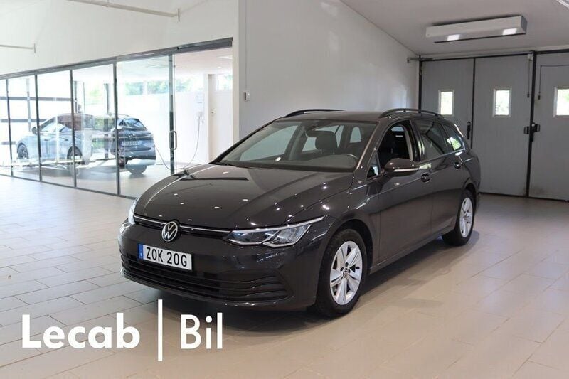 Grå (urano grey) Begagnad 2022 VW Golf VIII Kombi | 239 500 kr (Bra pris) - Bild 1/4