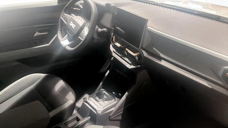 Begagnad Dacia Duster Extreme 141 HK (103 kW) 2024 Brun (brown) SUV