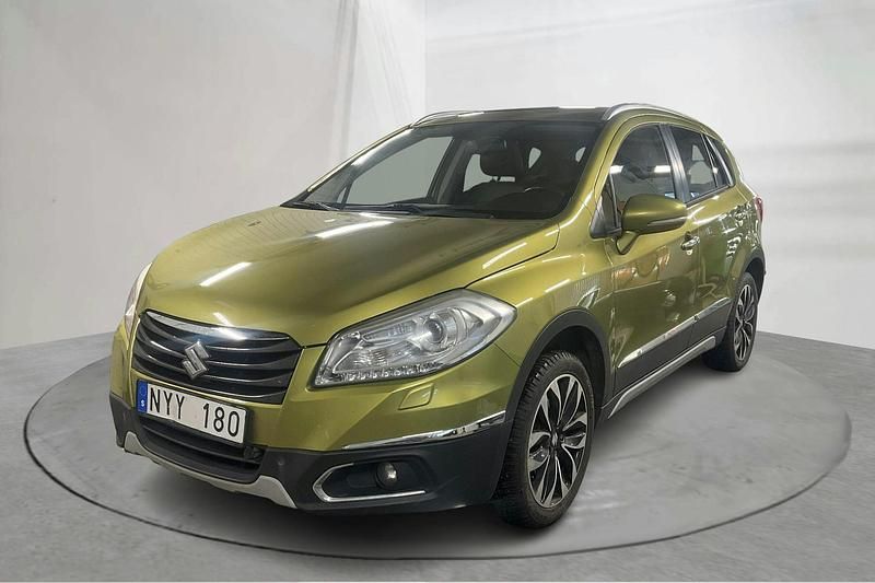 Grön Begagnad 2014 Suzuki SX4 S-Cross | 109 900 kr (Lite dyr) - Bild 1/4