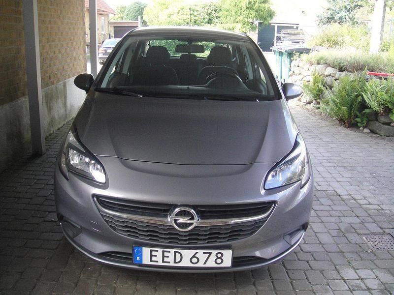 Grå Begagnad 2016 Opel Corsa Enjoy Halvkombi | 99 900 kr (Marknadspris) - Bild 1/4