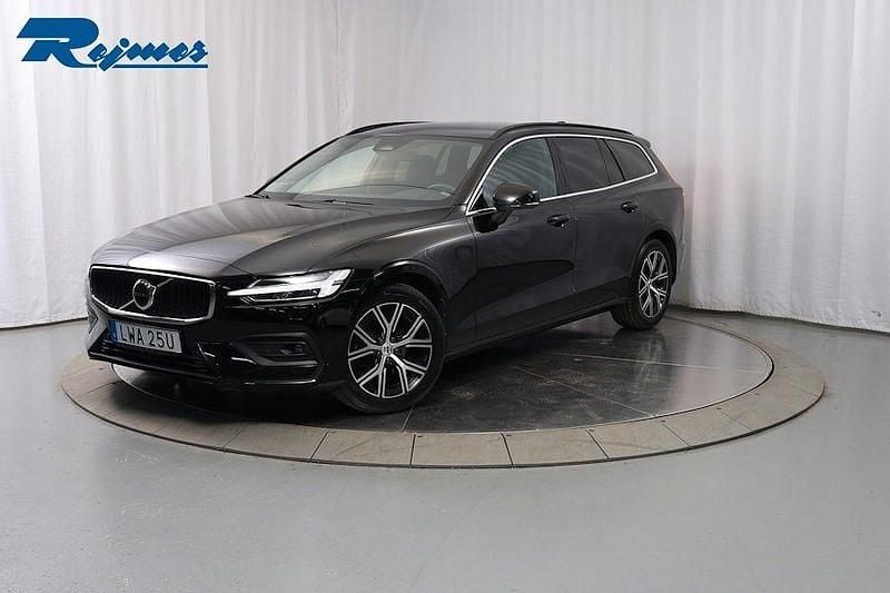 Svart Begagnad 2023 Volvo V60 Core Kombi | 309 900 kr (Marknadspris) - Bild 1/4