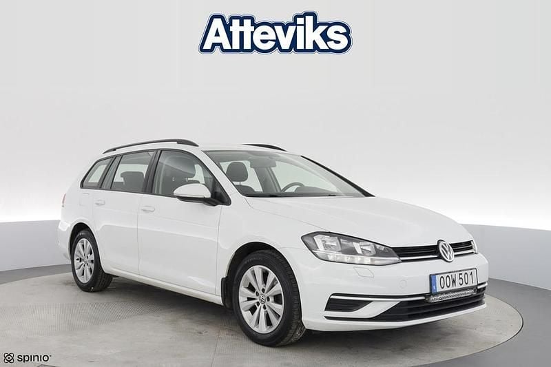 Begagnad VW Golf VII 110 HK (80 kW) 2018 Vit Kombi