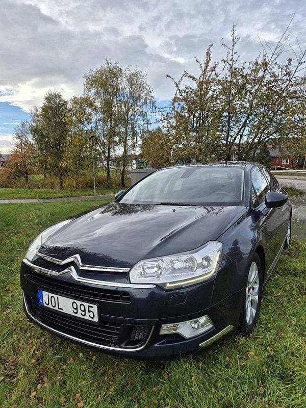 Blå Begagnad 2013 Citroën C5 Sedan | 54 900 kr (Marknadspris) - Bild 1/4