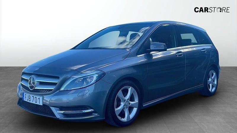 Grå Begagnad 2014 Mercedes B180 Minibuss | 119 900 kr (Bra pris) - Bild 1/4