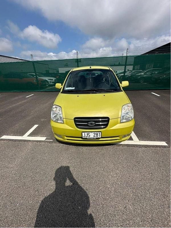 Gul Begagnad 2007 Kia Picanto 4 Halvkombi | 18 000 kr (Bra pris) - Bild 1/4