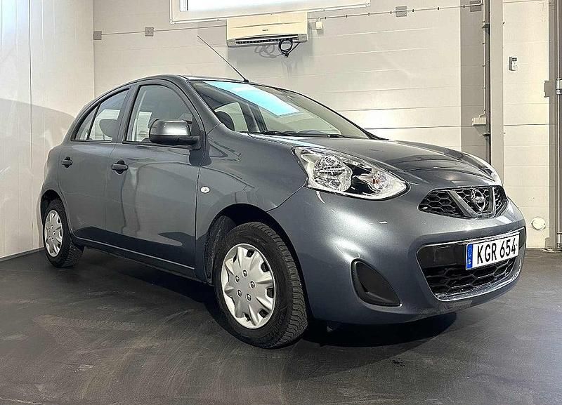 Grå Begagnad 2014 Nissan Micra Halvkombi | 58 900 kr (Marknadspris) - Bild 1/4
