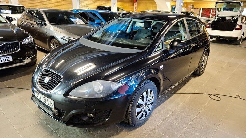 Svart Begagnad 2011 Seat Leon Style Halvkombi | 49 900 kr (Bra pris) - Bild 1/4