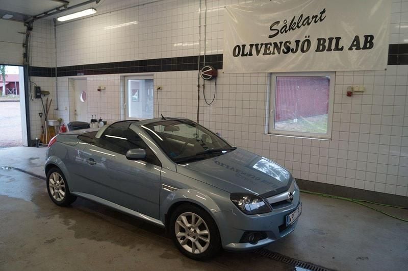 Blå Begagnad 2005 Opel Tigra Cab | 46 000 kr (Lite dyr) - Bild 1/4