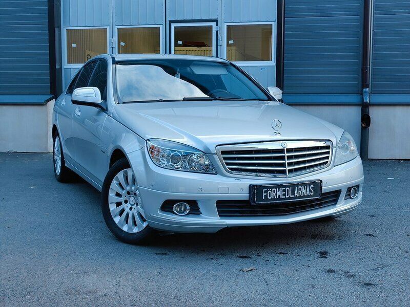 Silver Begagnad 2007 Mercedes C220 Sedan | 69 900 kr (Marknadspris) - Bild 1/4
