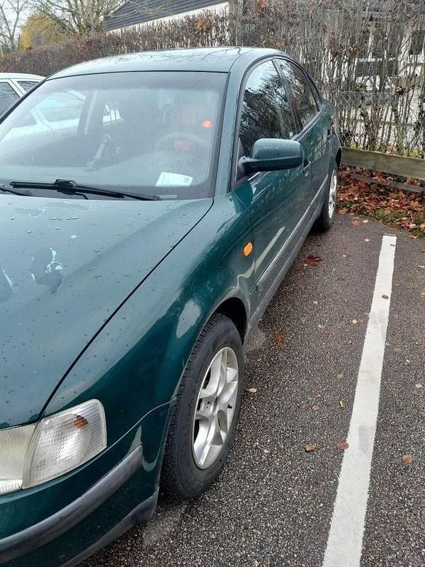 Begagnad VW Passat Comfortline 125 HK (91 kW) 1998 Sedan
