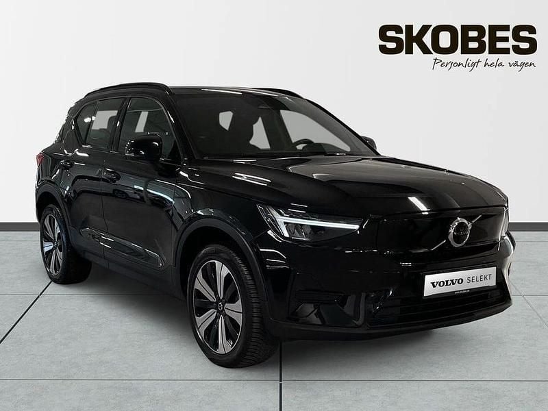 Begagnad Volvo XC40 Core 175 kW (238 HK) 2023 Svart SUV
